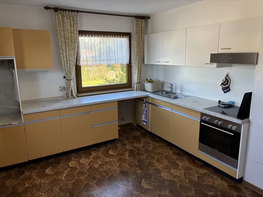 Immobilie in Tiefenbronn - Einfamilienwohnhaus - Bild 2