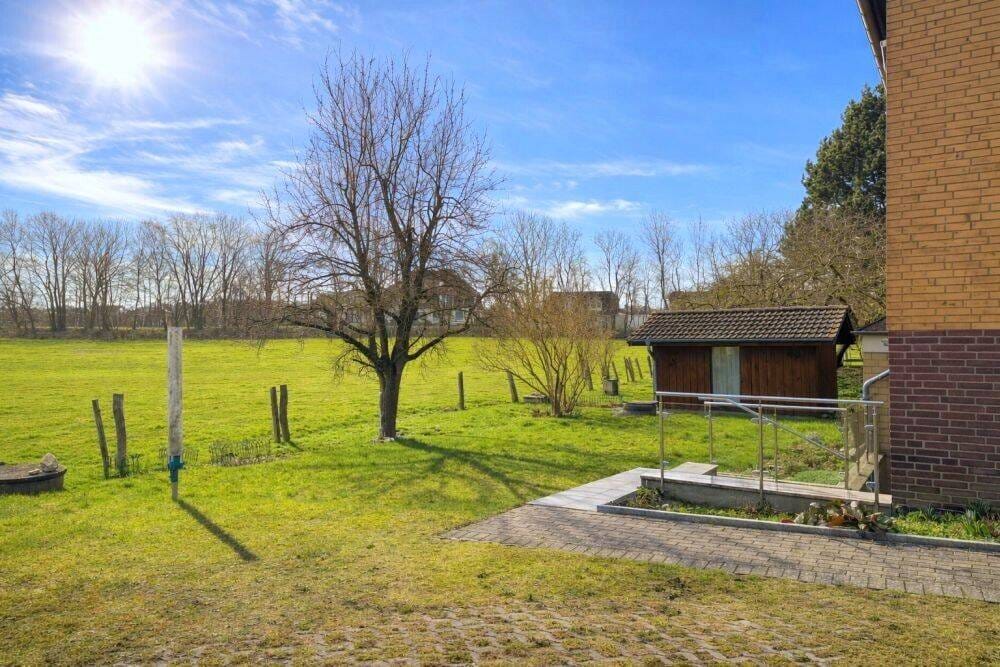 Immobilie in Timmendorfer Strand - Ostsee-Flair - Mehrfamilienhaus mit Potenzial, nur wenige Meter vom  Niendorfer Strand entfernt. - Bild 1