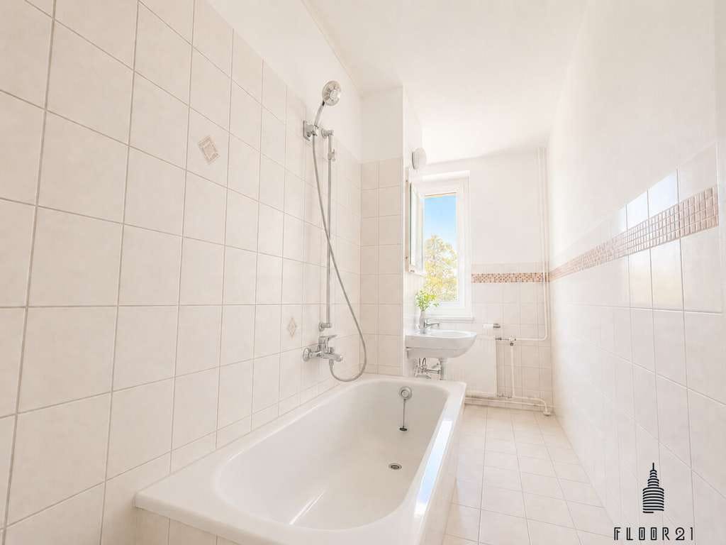 Immobilie in Nünchritz - Bis zu 12 % Renditepotenzial – Renovierungsbedürftige 2-Zimmer-Wohnung mit Balkon in Nünchritz - Bild 1