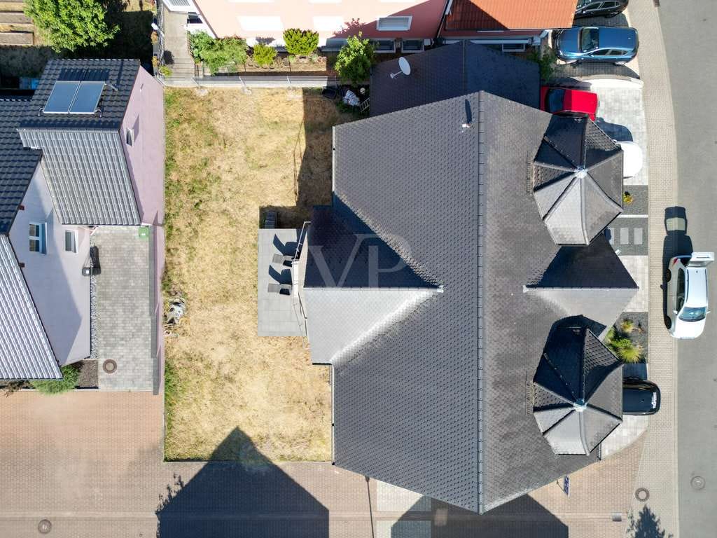Immobilie in Graben-Neudorf - Traumhaus zum Verwirklichen – Großzügiges Einfamilienhaus mit Einliegerwohnung - Bild 2