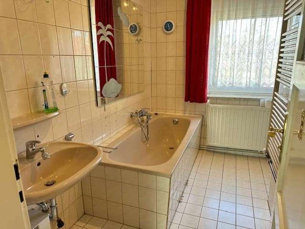 Immobilie in Saalfeld/Saale - Solides kleines Reihenmittelhaus mit Terrasse - Bild 5