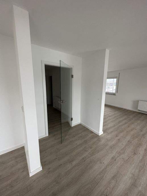 Immobilie in Großhabersdorf - Großhabersdorf ~ bezugsfertige 3-Zi-Wohnung in kleiner Wohnanlage ~ 2 Kfz Stellplätze  - Bild 2