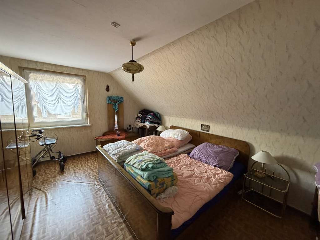 Immobilie in Seesen - Solide Doppelhaushälfte mit 2 Garagen und schönem Gartengrundstück in Seesen - Bild 4