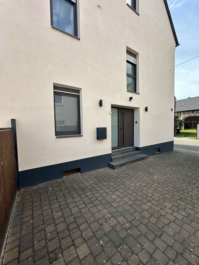 Immobilie in Nickenich - Freistehendes Einfamilienhaus in Nickenich - Bild 1