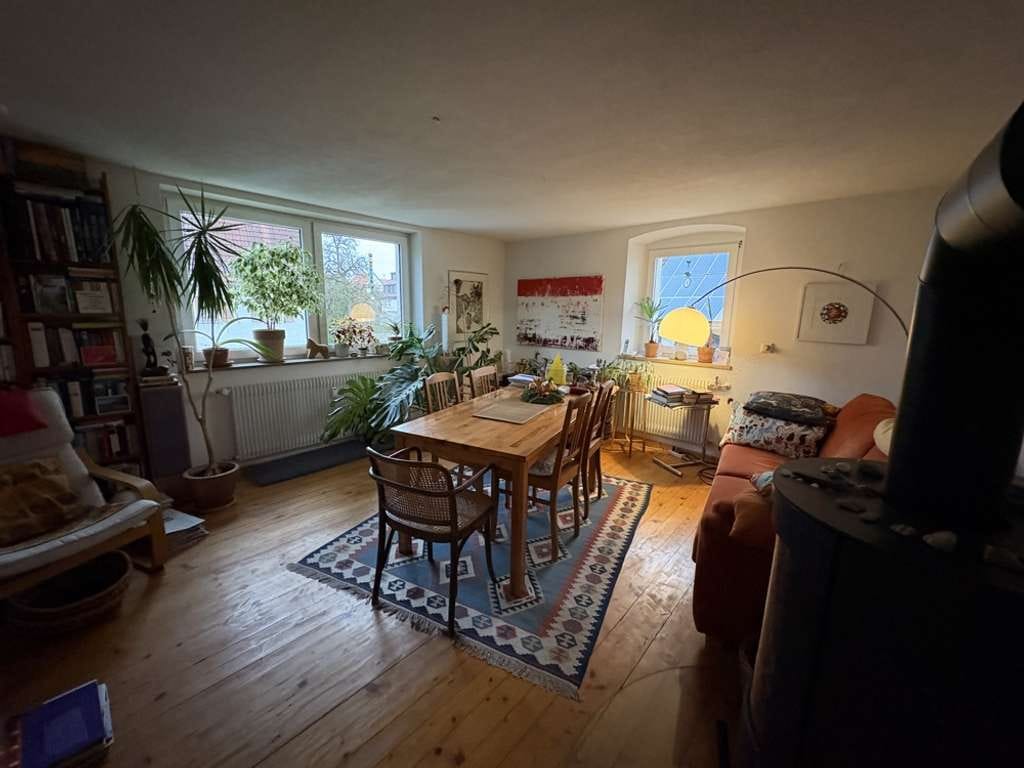 Immobilie in Crailsheim - Großes, vermietetes 2 Familienhaus mit Ausbaumöglichkeit auf ca. 3.361 m² großem Grundstück - Bild 4