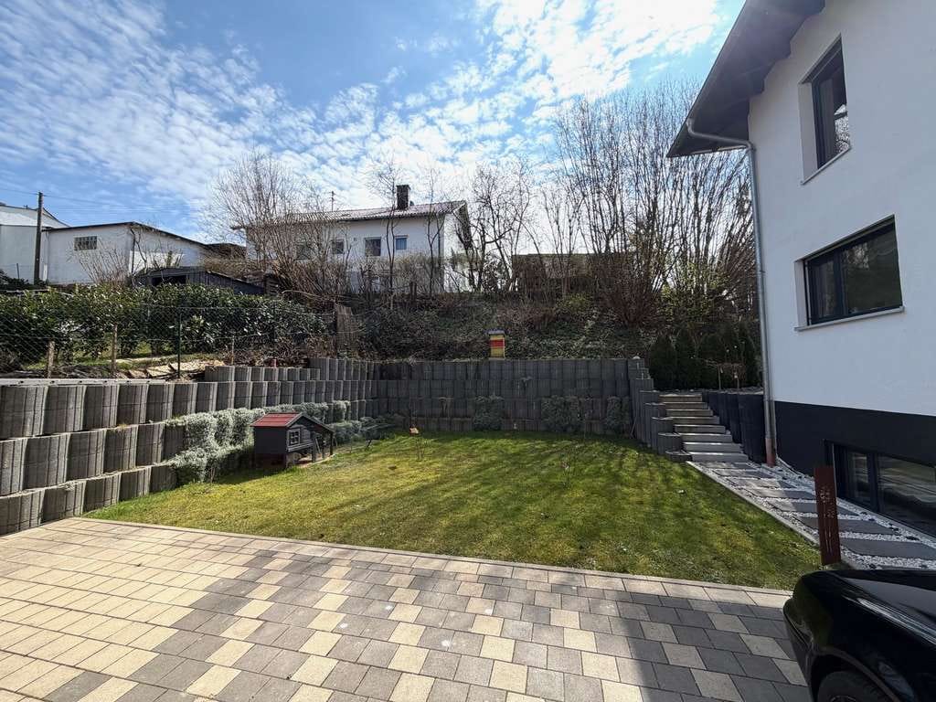 Immobilie in Bibertal - „Modernes Einfamilienhaus mit Einliegerwohnung, Galerie & Doppelgarage in ruhiger Sackgassenlage“ - Bild 3