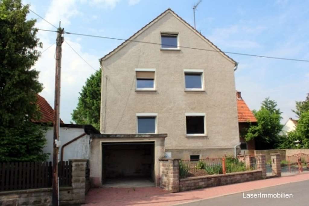 Immobilie in Heringen - Kleiner Resthof mit viel Potential - 1900m² GS - Entkerntes Wohnhaus 145m² - 2 Scheunen - 8min zur A - Bild 2