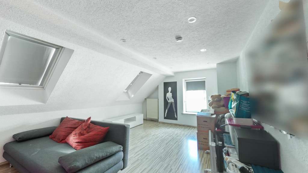 Immobilie in Gries - Großes Haus, kleiner Preis - Doppelhaushälfte mit Garten und Carport auf angrenzendem Grundstück - Bild 3