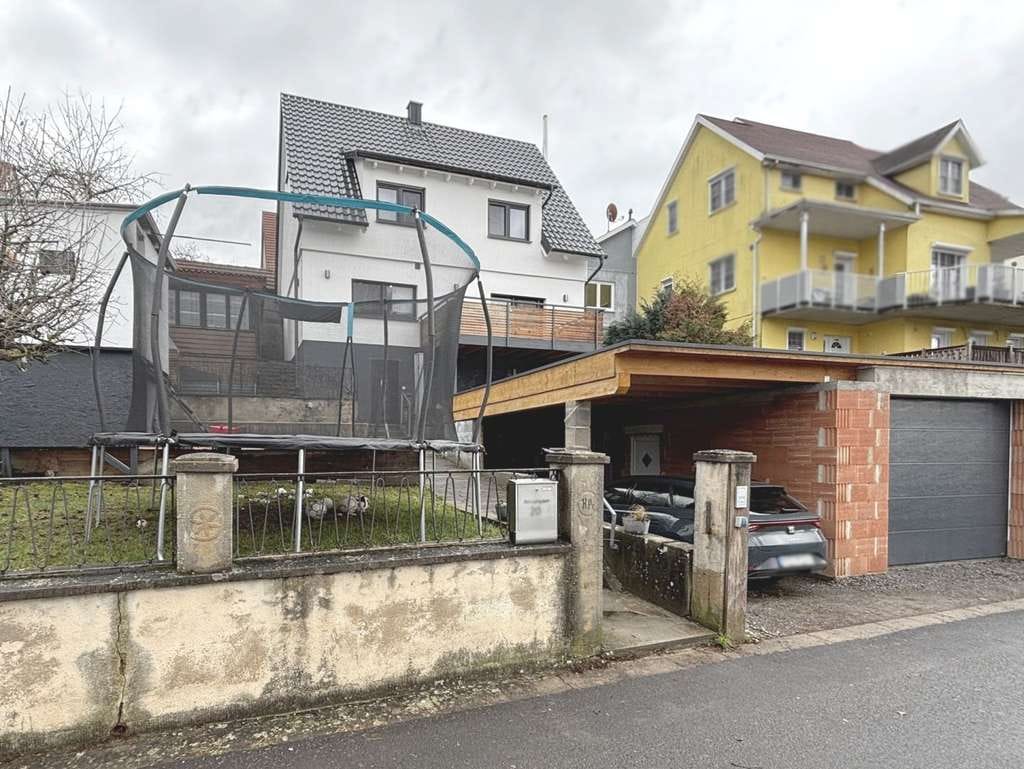 Immobilie in Werneck - Stettbach: Frischzellenkur erfolgreich! Älteres Haus fast wie neu. - Bild 1