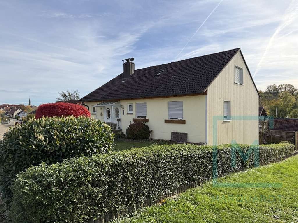 Immobilie in Langenbrettach - Einfamilienhaus mit Doppelgarage in ruhiger Lage - Bild 1