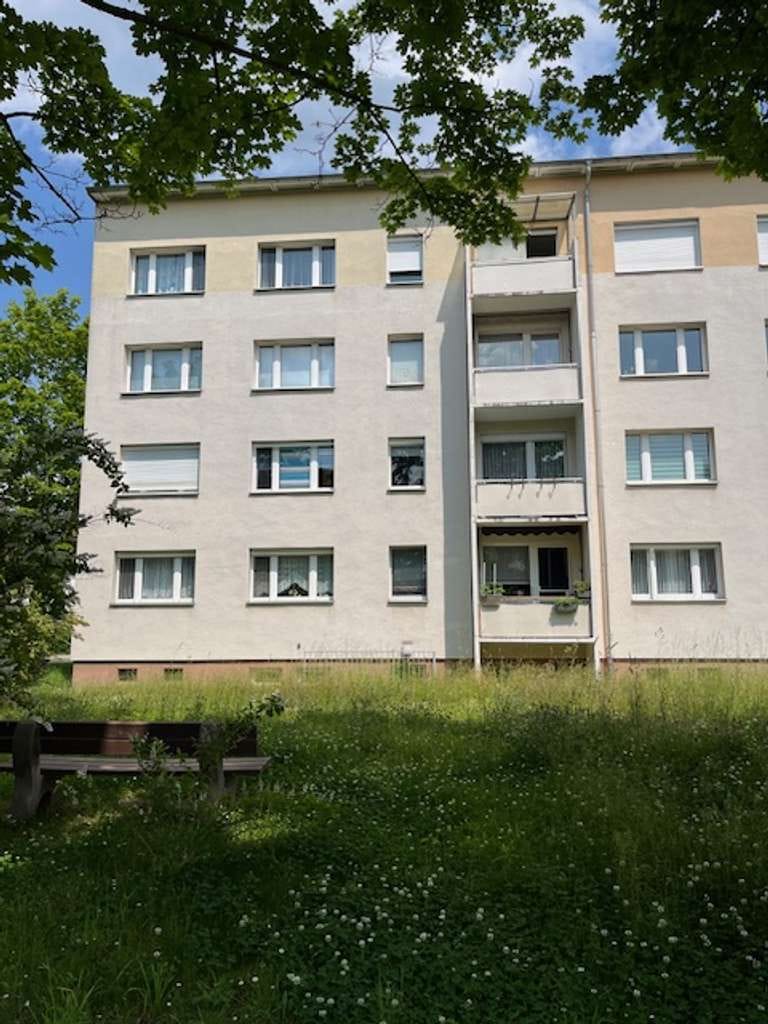 Immobilie in Zwenkau - Freie 3 Raumwohnung mit Stellplatz in paar Minuten  zum See - Bild 0