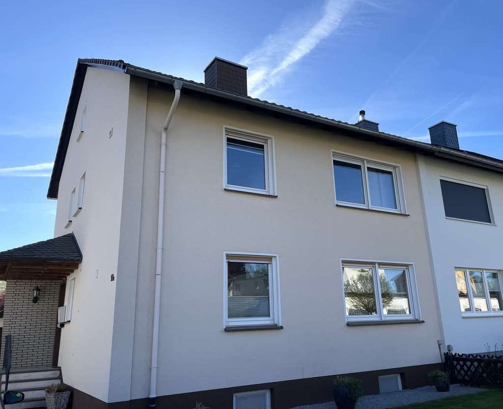 Immobilie in Lügde - Zweifamilienhaus mit flexiblen Nutzungsmöglichkeiten in Lügde - Bild 1