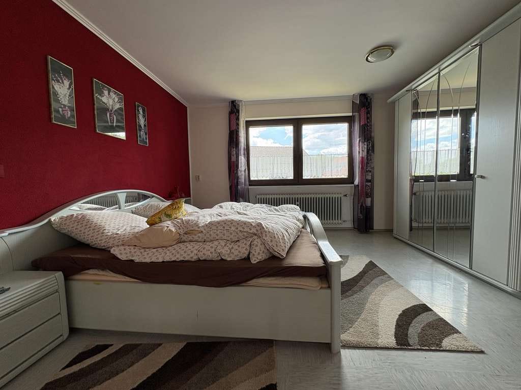 Immobilie in Gunzenhausen - Großzügiges Einfamilienhaus mit vielseitigem Nebengebäude – Naturnah am Altmühlsee - Bild 2