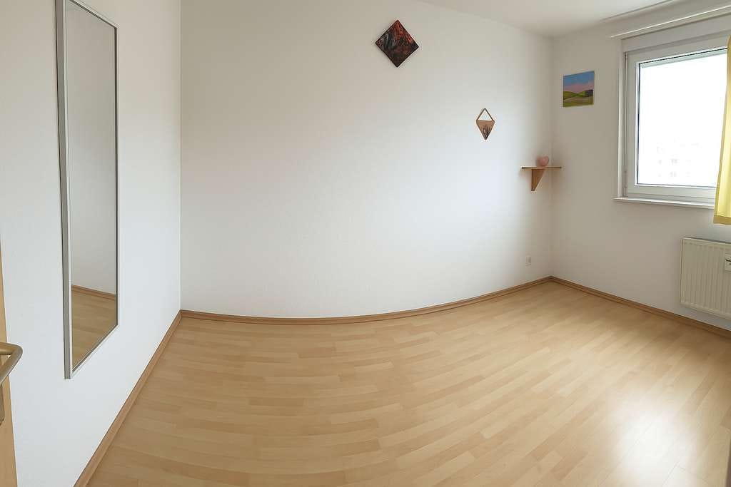 Immobilie in Holzkirchen - Kapitalanlage in Holzkirchen – 4-Zimmer-Wohnung mit Balkon - Bild 3