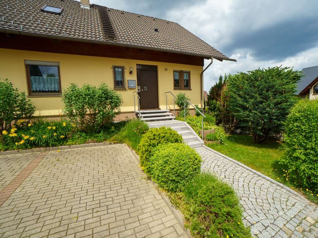 Immobilie in Zwönitz - Viel Platz für Familie, Generationen und Arbeiten unter einem Dach - Bild 2