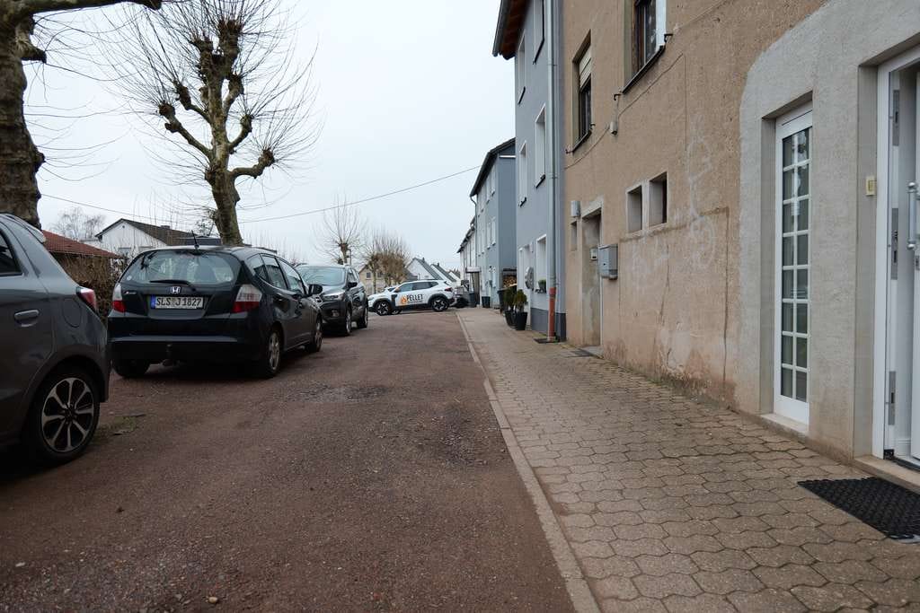 Immobilie in Ensdorf/Saar - Gepflegtes Reihenmittelhaus mit Garten & Entwicklungspotenzial – perfekt für Paare und Familien! - Bild 1