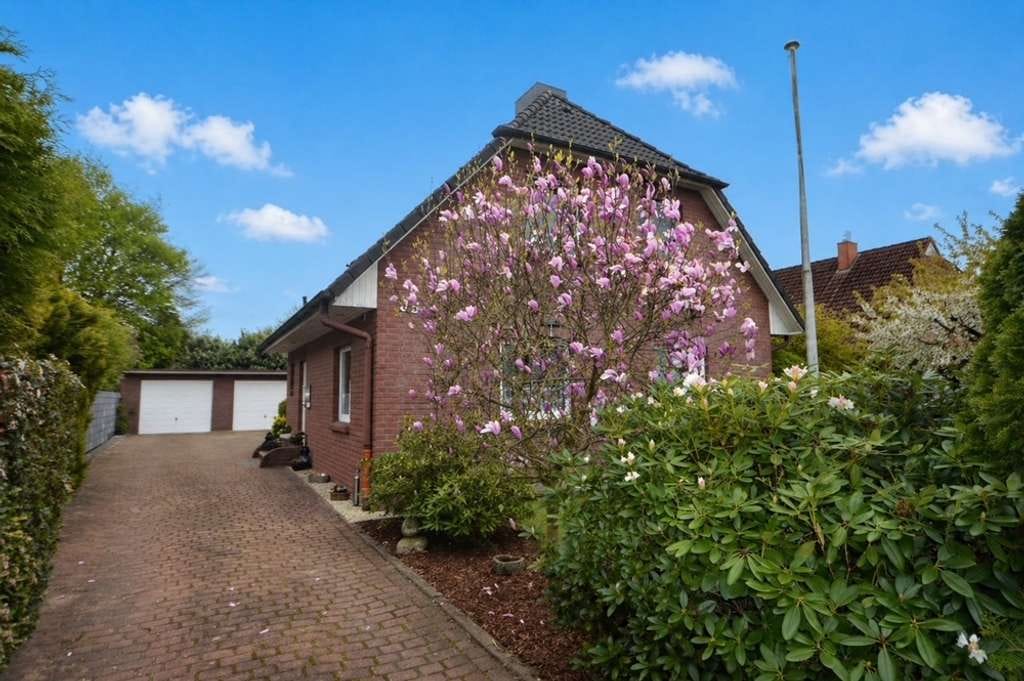 Immobilie in Escheburg - Gepflegtes Einfamilienhaus mit Doppelgarage auf tollem Grundstück in Escheburg zu verkaufen - Bild 1