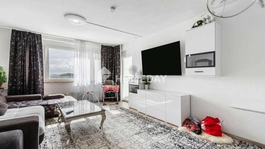 Immobilie in Immenstaad am Bodensee - Lichtdurchflutete Wohnung mit Seeblick und Loggia – Wohnen mit Weitblick in Immenstaad - Bild 2
