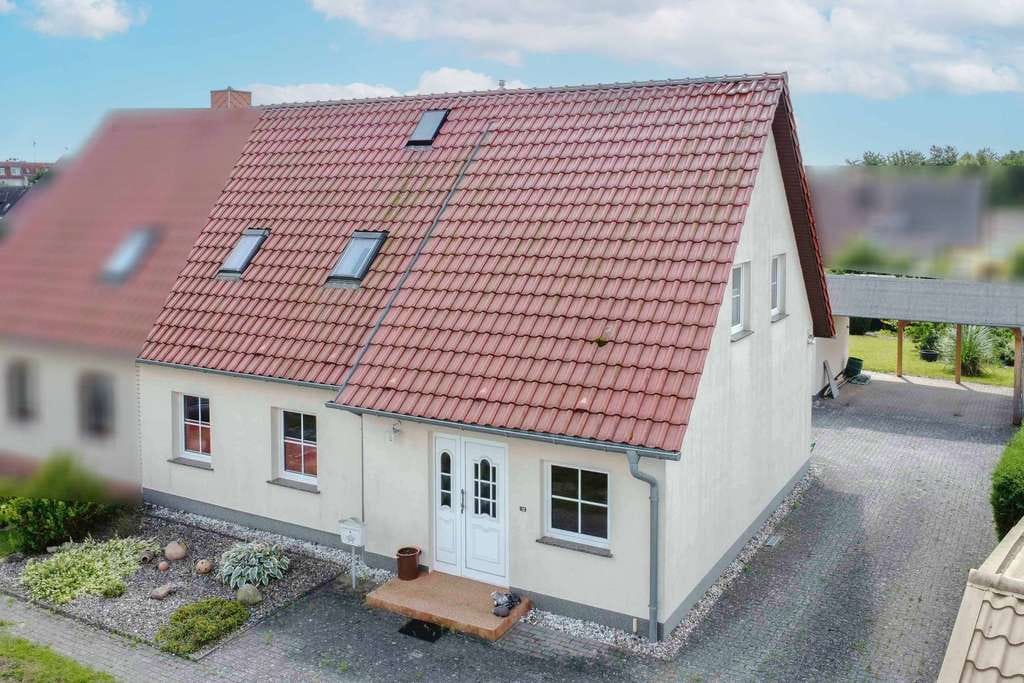 Immobilie in Tribsees - Modernisierte Doppelhaushälfte mit Anbau, Photovoltaik und schönem Garten in Tribsees - Bild 0