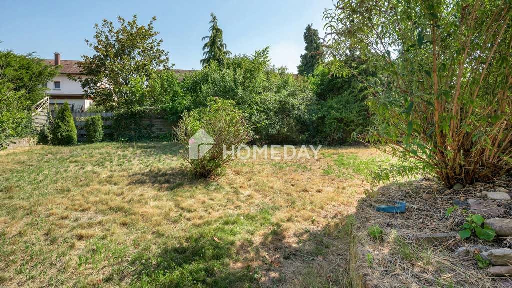 Immobilie in Forst - Ihr Familienglück in Forst: Bezugsfreies EFH mit Einliegerwohnung & Traumgarten - Bild 3