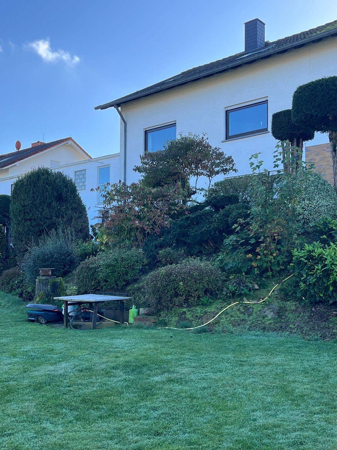 Immobilie in Hammersbach - ERFÜLLUNG IHRER WOHNTRÄUME --- 2 FAM HAUS MIT VIEL PLATZ ---TRAUM- GRUNDST 1229qm  LEBEN WIE IM URLAUB - FERNSICHT - RUHIGSTE LAGE!  WOHNEN ----  - Bild 1