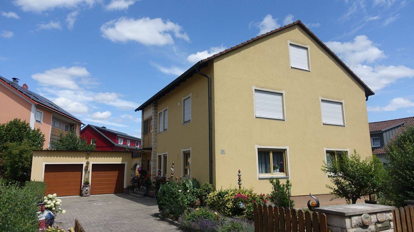 Immobilie in Langenfeld - Gepflegtes Mehrfamilienhaus mit Doppelgarage, Wintergarten und schönem Garten in Langenfeld zu verkaufen - Bild 0