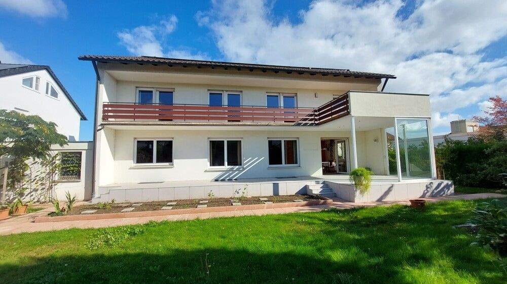 Immobilie in Kleinostheim - Großzügiges Einfamilienhaus mit Charme und Gartenidylle - Bild 0