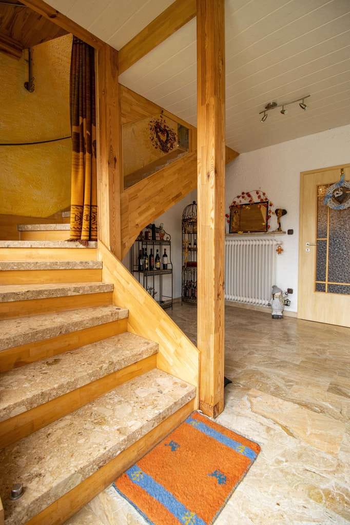 Immobilie in Wolnzach - Es erwartet Sie ein paradiesisches Einfamilienhaus mit Einliegerwohnung für die ganze Familie. - Bild 3