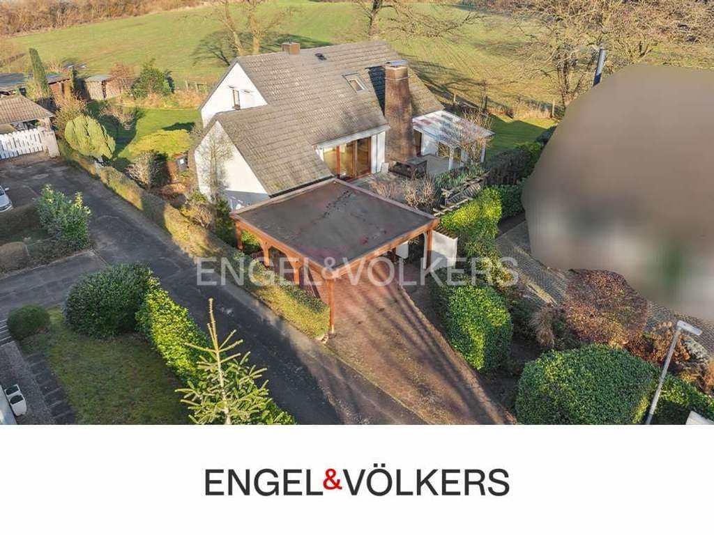 Immobilie in Hoisdorf - Gemütliches Einfamilienhaus mit großem Grundstück in Feldrandlage - Bild 0