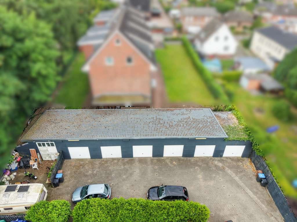 Immobilie in Lägerdorf - Faktor 12,64! Gepflegtes Zweifamilienhaus mit 6 Garagen in Lägerdorf! - Bild 2