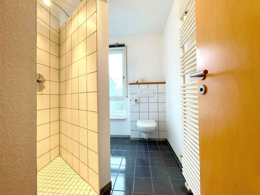 Immobilie in Hülben - Großes Einfamilienhaus mit großen Grundstück und großer Wohnfläche wartet von Familie bewohnt zu wer - Bild 4