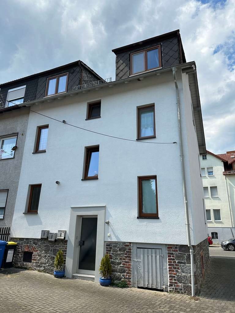 Immobilie in Lich - Solides Investment! Vollvermietetes 3-Familienhaus in der Licher Kernstadt! - Bild 1