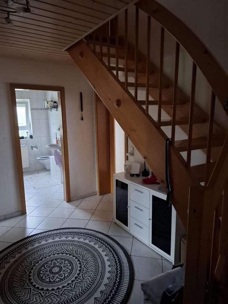 Immobilie in Eutingen im Gäu - 4-Zimmer-Wohnung in kleiner Einheit mit Balkon, Stellplatz & Garage - Bild 3