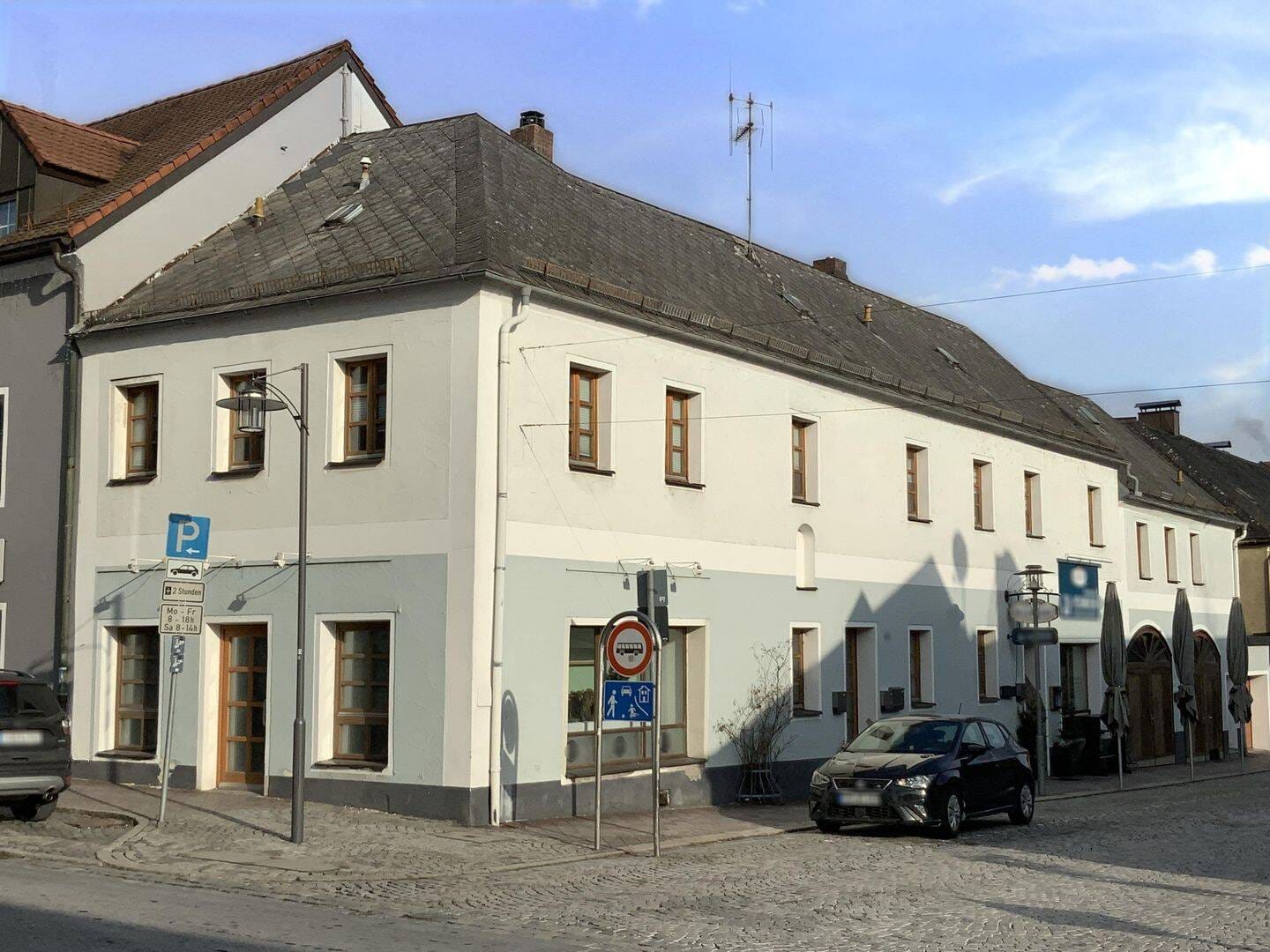 Immobilie in Waldsassen - Exklusives Wohn-/Geschäftshaus mit Top-Rendite in Waldsassen - Bild 0