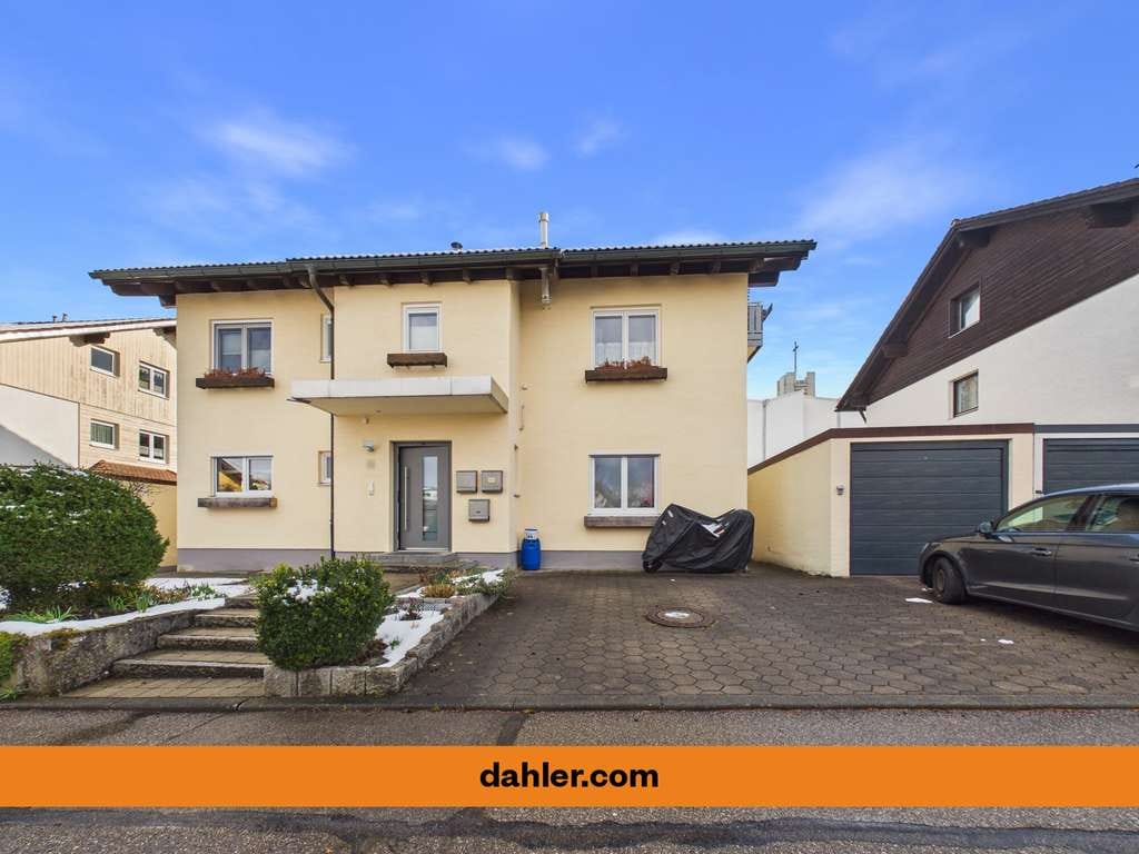 Immobilie in Durach - 2-Zi.-DG-Wohnung in Dreiparteienhaus mit Balkon & Garten - Bild 0