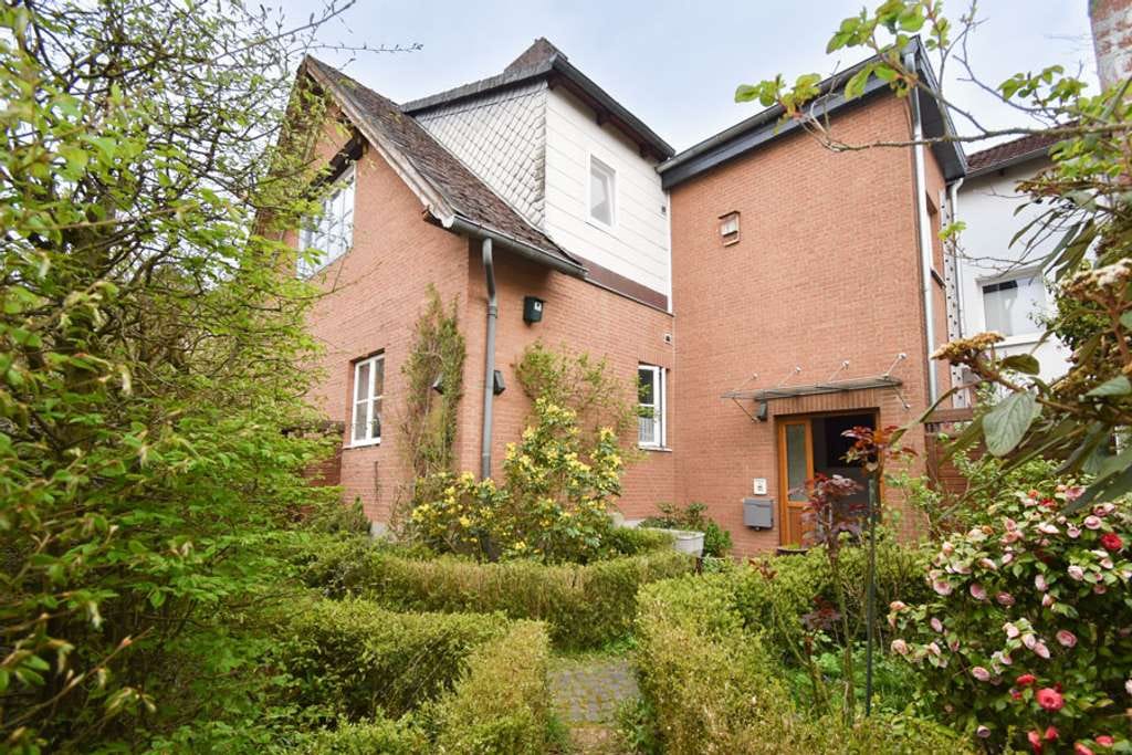 Immobilie in Wendeburg - Großzügige Maisonette mit Einliegerwohnung und Garten in idyllischer Aue-Lage! - Bild 0