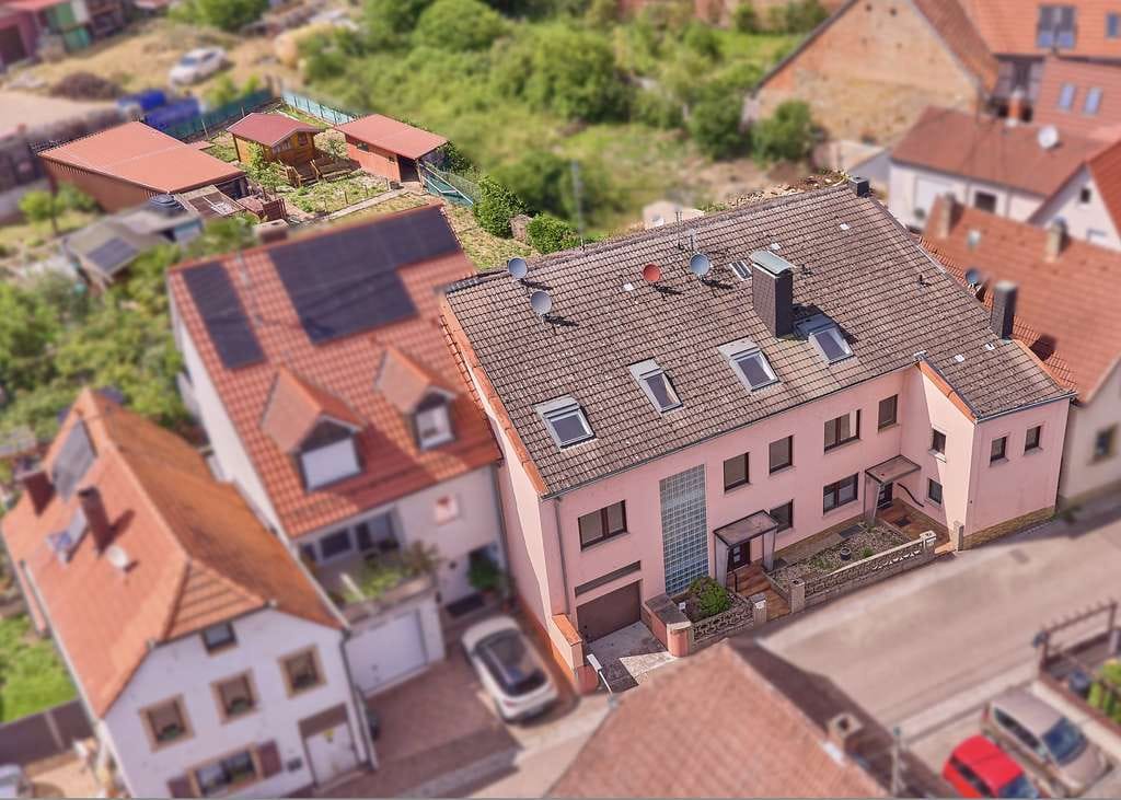 Immobilie in Frankweiler - ++ Lichtdurchflutetes 4 Parteienhaus mit Terrasse, Balkon, Garten und Garage in ruhiger Wohnlage !++ - Bild 0
