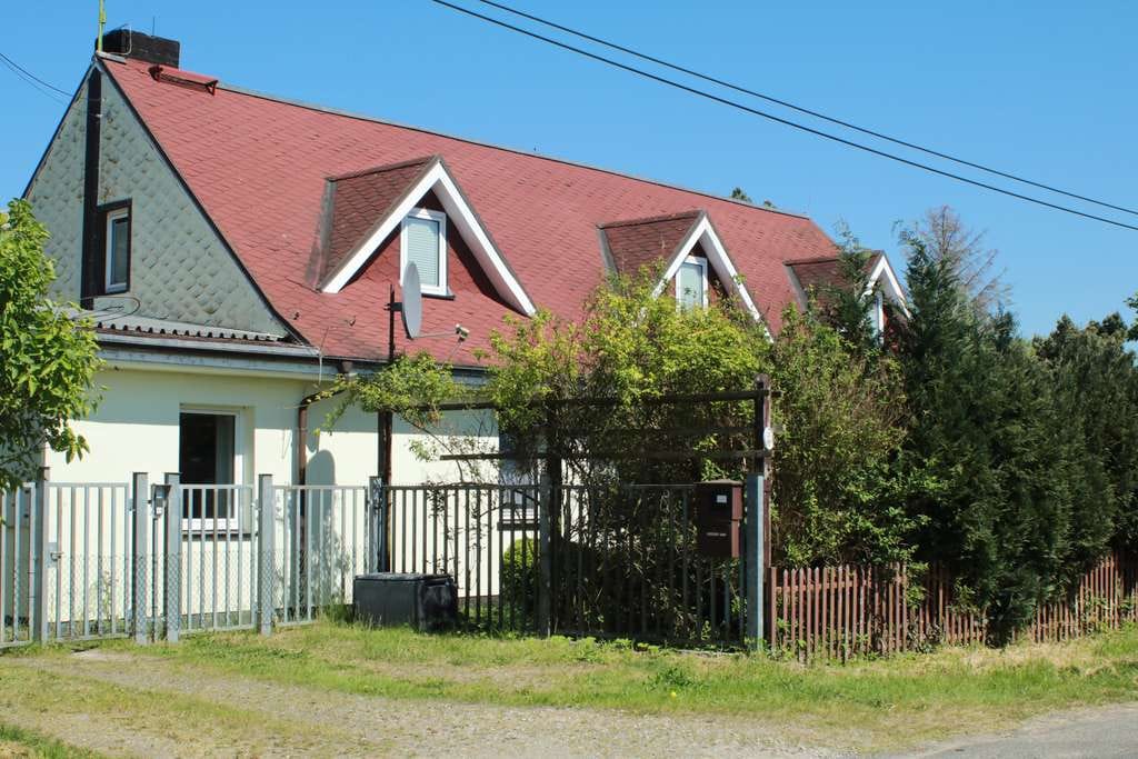 Immobilie in Sundhagen - Großzügiges Haus mit 10 Zimmern und Garage in Horst, Sundhagen - Bild 0