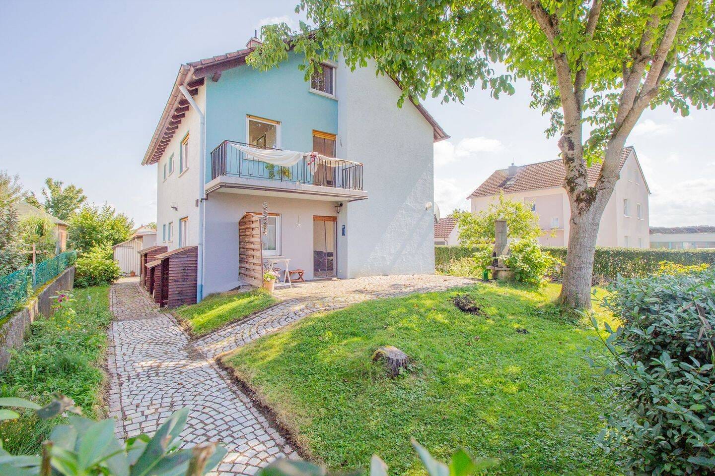 Immobilie in Ostrach - Großzügiges Zweifamilienhaus mit Potenzial in Ostrach - Bild 0