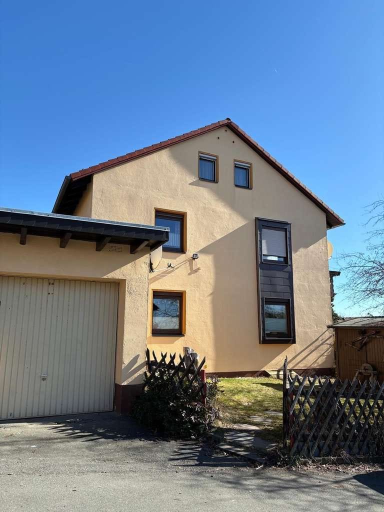 Immobilie in Döhlau - gepflegtes Zweifamilienhaus in Döhlau
 - Bild 1