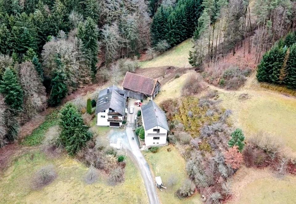 Immobilie in Weißenbrunn - Einzigartiges Refugium in Alleinlage: Freiheit auf 9 Hektar Land - Bild 0