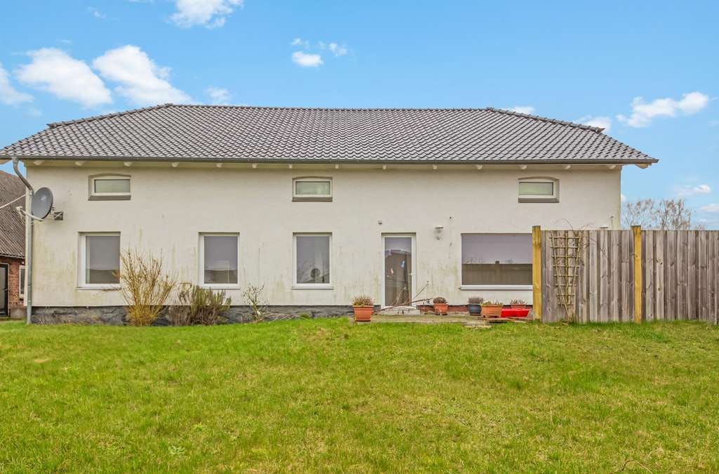 Immobilie in Mittelangeln - Großes Landhaus - wohnen und vermieten - Bild 2