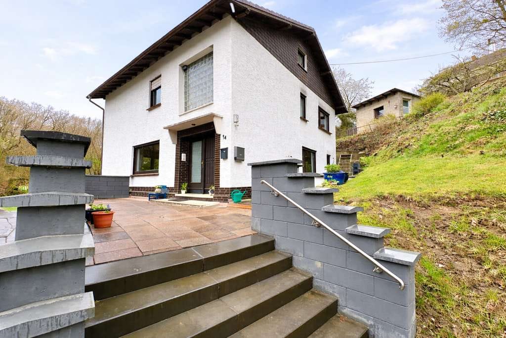 Immobilie in Birkenbeul - **Solides Zweifamilienhaus mit Potential in ruhiger Lage von Pracht** - Bild 2