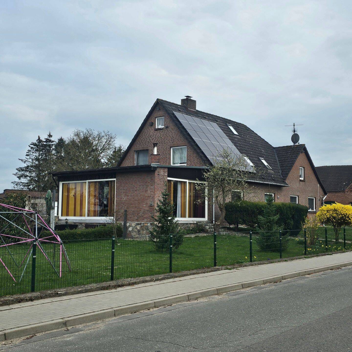 Immobilie in Zarrentin am Schaalsee - Ansprechendes 3-Fam.Haus in der Schaalseeregion - Bild 0