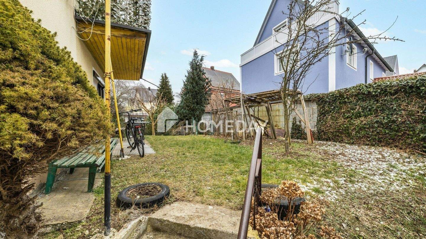 Immobilie in Schwandorf - Großzügig & vielseitig: Zweifamilienhaus mit Garten, 2 Garagen und Balkonen in Krondorf - Bild 3