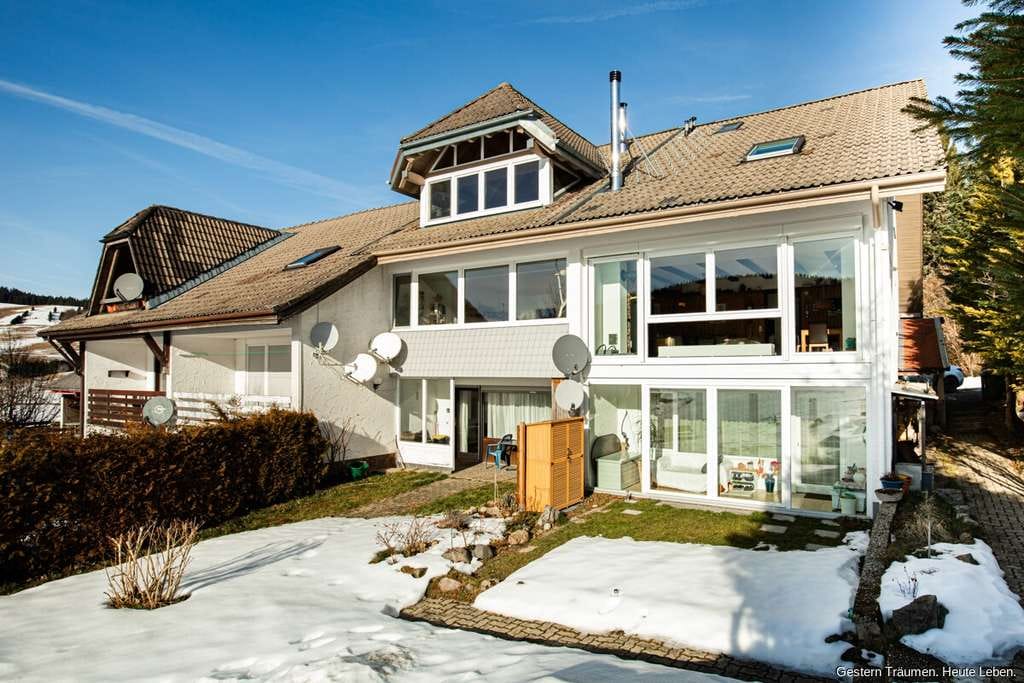 Immobilie in Todtnau - Naturblick inklusive: Gepflegte 2-Zimmer-Wohnung mit Terrasse in Herrenschwand zu verkaufen - Bild 0