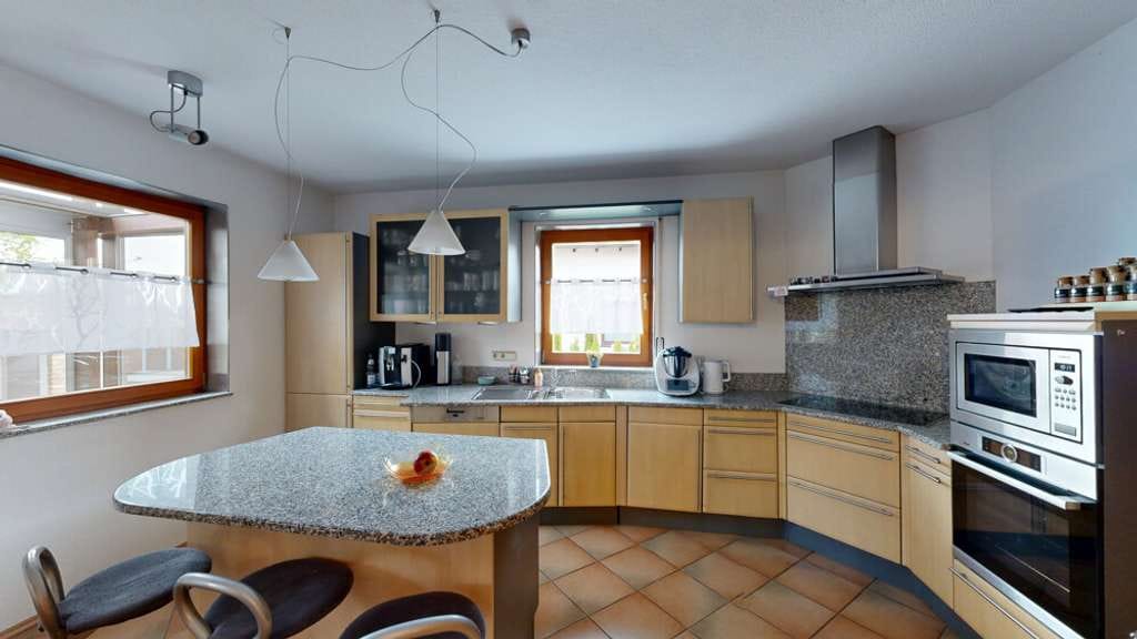 Immobilie in Roschbach - Viel Raum für Ihre Familie – Einfamilienhaus mit Wellnessbereich und Ausbaureserve in Roschbach - Bild 4