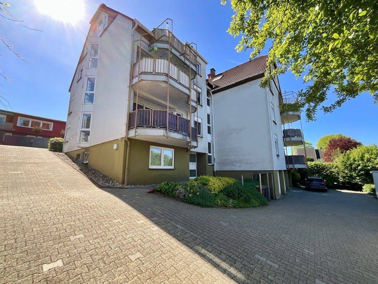 Immobilie in Ennepetal - Schöne Maisonette-Wohnung mit Galerie, Balkon und Garage in Ennepetal-Voerde - Bild 1