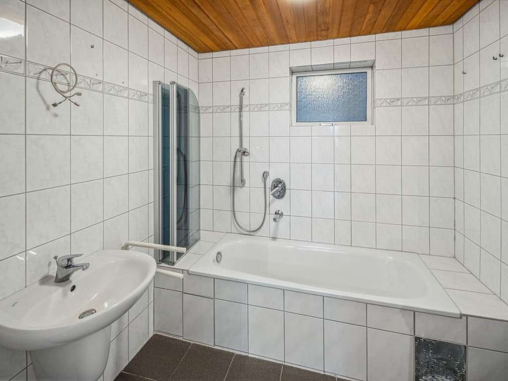 Immobilie in Bodenheim - Teilsaniertes Doppelhaus mit gemütlichem Innenhof und viel Raum zum Wohlfühlen in Bodenheim - Bild 4
