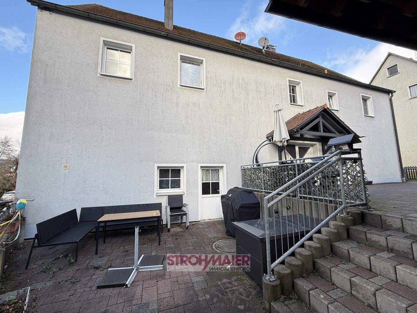 Immobilie in Offenhausen - Eigenheim mit Mieteinnahmen! Zukunftssicheres Zweifamilienhaus mit ausbaubarem Dachgeschoss, Scheune und Garten. - Bild 2